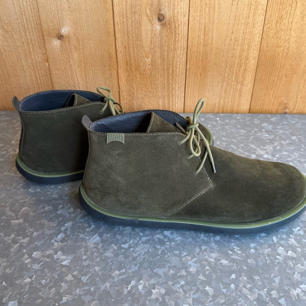 Camper Wagon Men’s Green Nubuck Desert Boot Size 9.5 US 43 EU Chukka